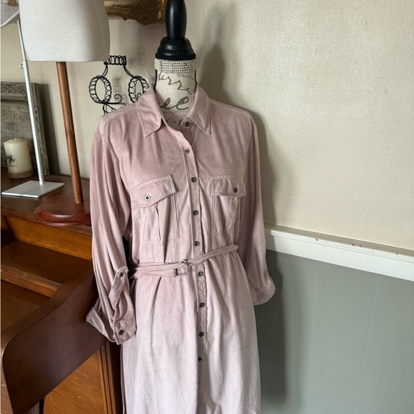 Women's Pink Blush Suede Belted High N Low Button Down Collar Dress 159.00 - Picture 10 of 10